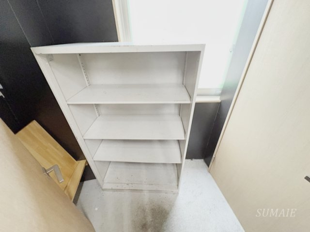 江戸川区中央４丁目の店舗一部の収納