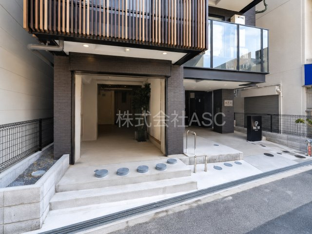 千本南一丁目1階店舗事務所のエントランス