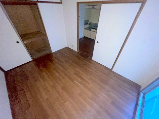 リアライズ上新庄の洋室