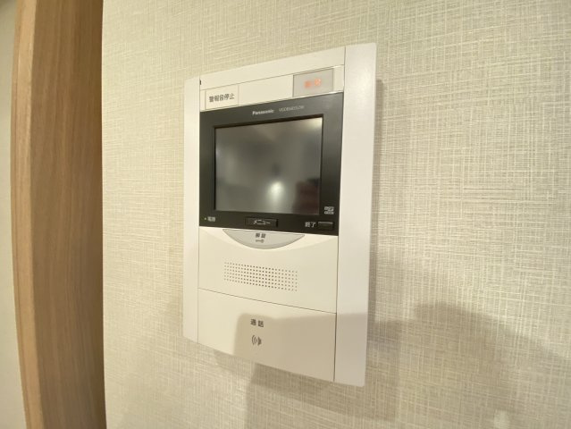 ベイサイトコート横浜の防犯設備|オートロック、モニターインターフォンでセキュリティー面でも安心。