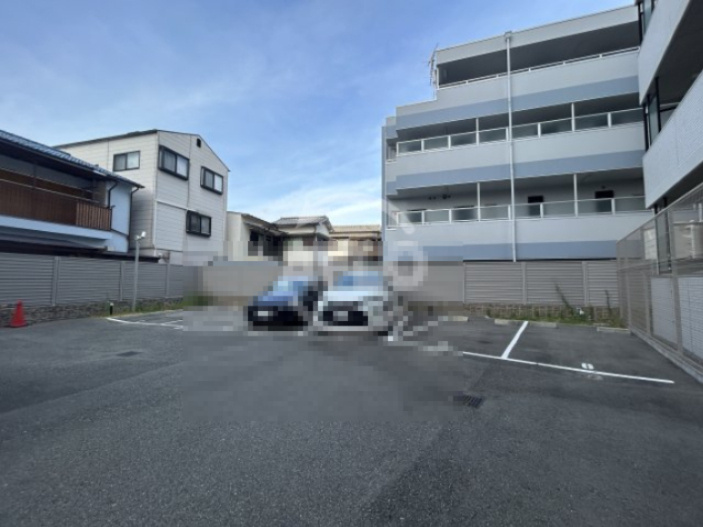 レジュールアッシュ淡路駅前の駐車場