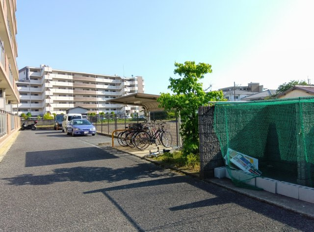 アルカディア武庫之荘東の駐車場|駐車場があるので、車を買う予定の方も安心です