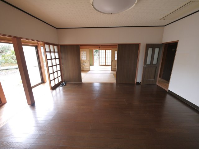 山武市蓮沼ハ　中古戸建の居間・リビング|敷地約149坪 ４LDK平家+倉庫（キッチン+シャワー室付）