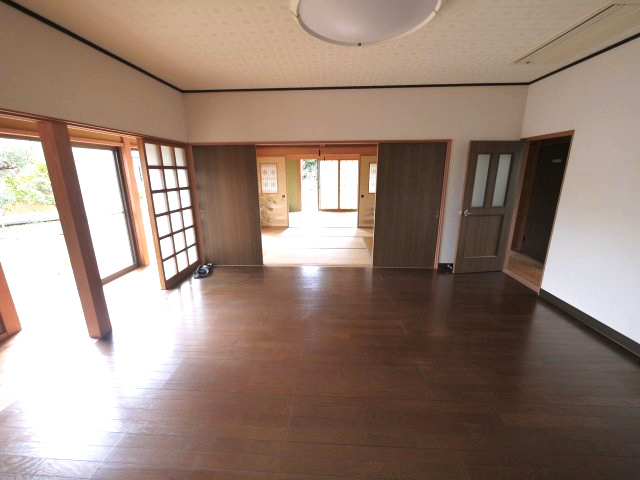 山武市蓮沼ハ　中古戸建の居間・リビング|敷地約149坪 ４LDK平家+倉庫（キッチン+シャワー室付）