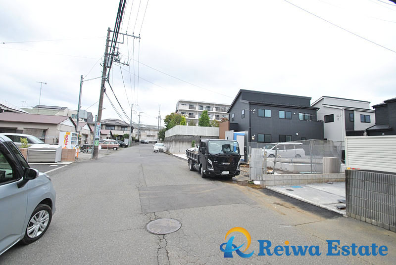 新築戸建　茅ヶ崎市菱沼1丁目の前面道路含む現地写真
