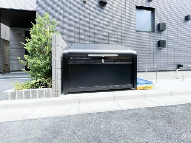 錦邸南麻布の駐車場