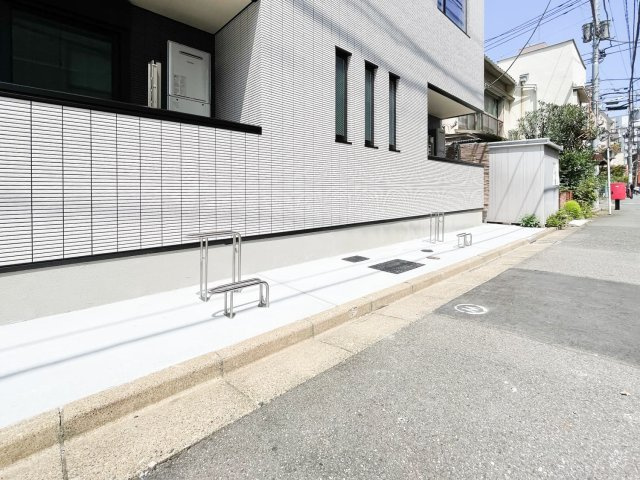 錦邸南麻布の駐車場