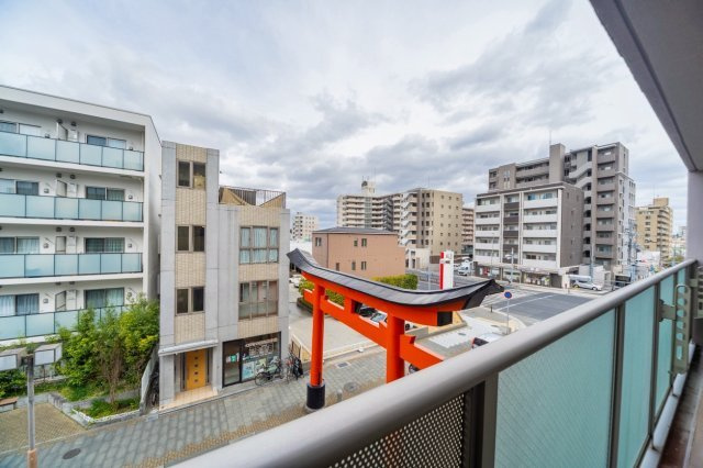 マルカール森南の展望|3階バルコニーからの開放的な眺望。視界を遮るものが少なく、爽やかな風を感じられる魅力的なロケーション♪