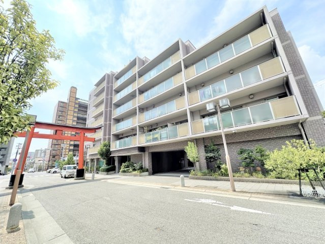 マルカール森南の外観|JR甲南山手駅 徒歩7分、阪神深江駅 徒歩8分の2沿線利用可。オートロック付き、総戸数35戸・8階建て。