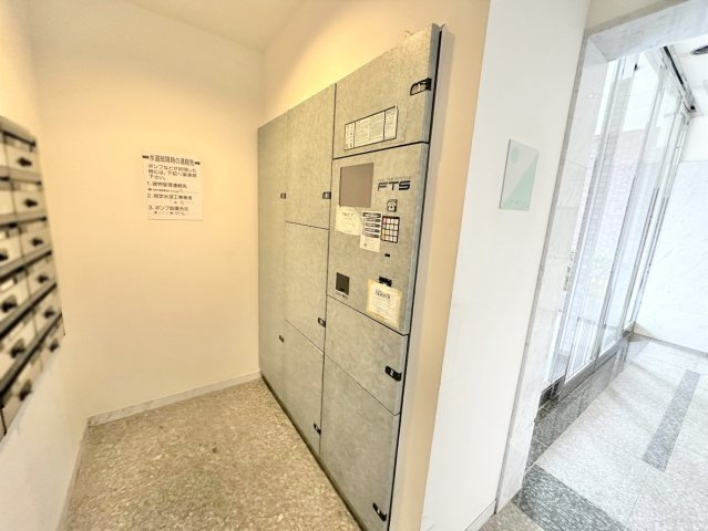 マルカール森南のその他共用部分|不在時でも荷物を受け取れる便利な宅配ボックスを完備。時間を気にせずお出かけできます♪