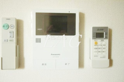 【設備】 | アムール錦 | モニター付きインターホンです