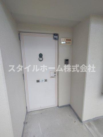 ハイツリバーサイドの玄関