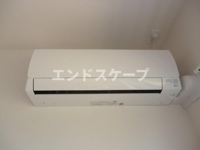 フォン・ブラウンの設備|エアコン
高崎、前橋のお部屋探しはエンドスケープまで！お客様の理想お聞かせ下さい♪