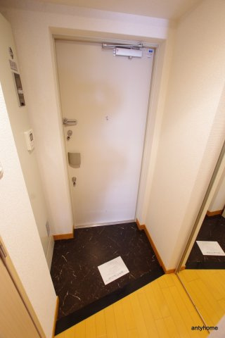 アドバンス新大阪シティライフ2　仲介手数料無料の玄関