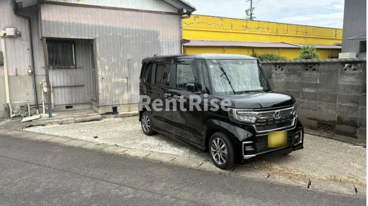 江南後飛保戸建の駐車場