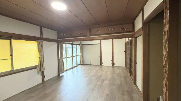 江南後飛保戸建の居間・リビング