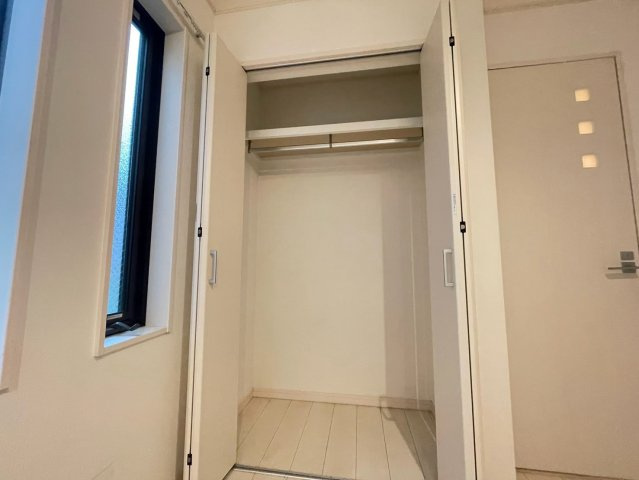 シャイニング駒沢　ペット相談　角部屋　独立洗面台の収納