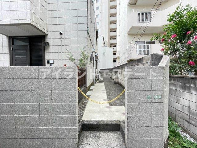 ハイツ池尻　駅近　角部屋　のエントランス