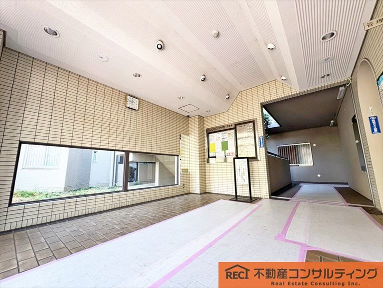 シャルマンコーポ西宮東の玄関