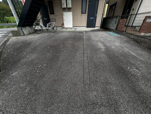 飛鳥ハイツの駐車場