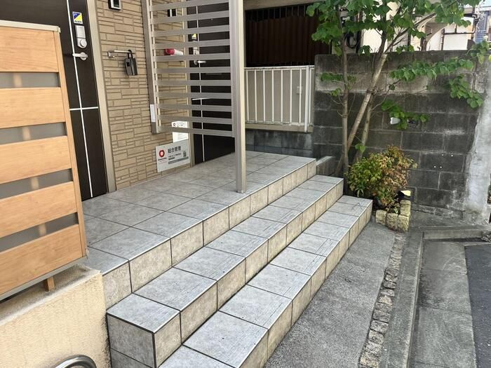 アミティエ本町のエントランス