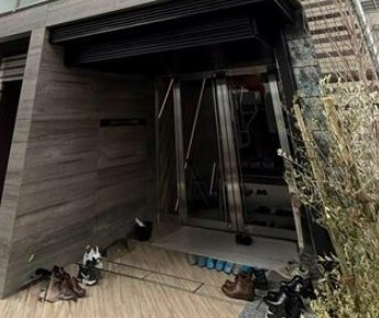 川崎市多摩区登戸の賃貸マンションのエントランス