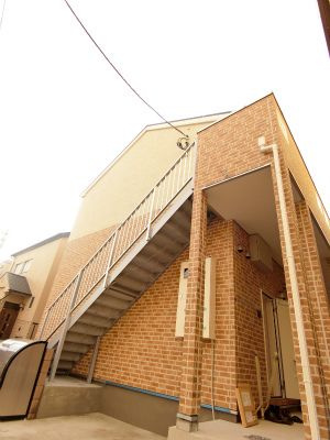板橋区小茂根４丁目のアパートのエントランス
