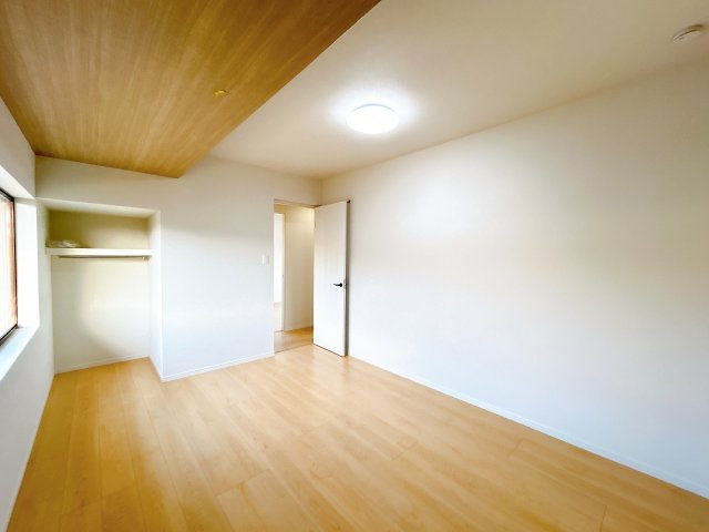 丹波篠山市糯ケ坪の中古一戸建の洋室