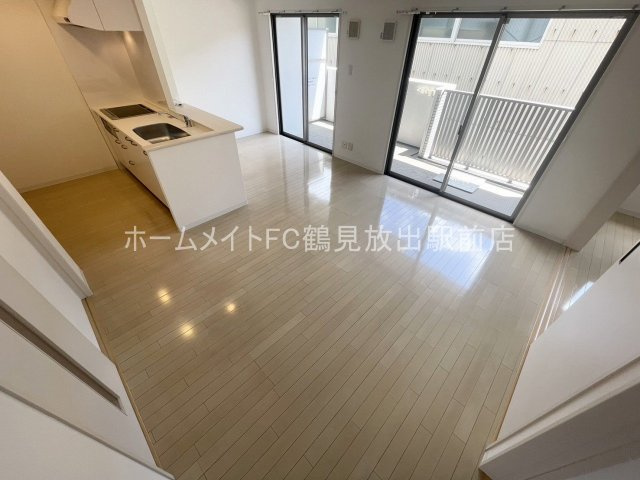 大阪市城東区東中浜４丁目の賃貸マンションの居間・リビング