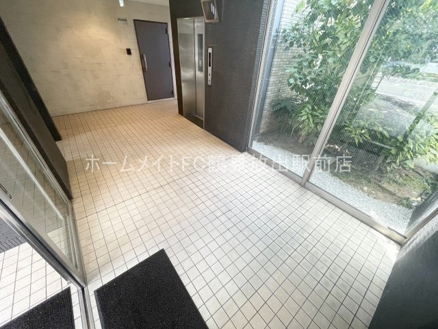 大阪市城東区東中浜４丁目の賃貸マンションのロビー