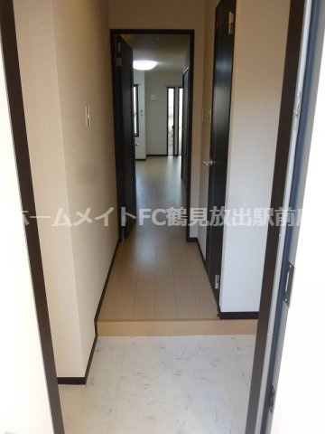 大阪市城東区東中浜５丁目のアパートの玄関