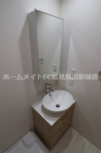 大阪市鶴見区今津南２丁目のアパートの洗面所