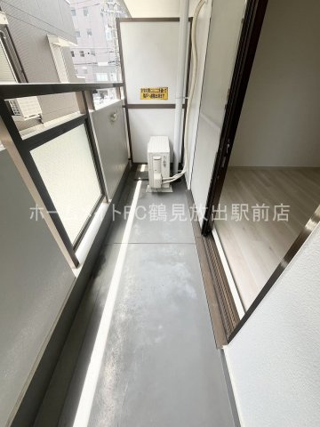 大阪市鶴見区鶴見４丁目の賃貸マンションのバルコニー