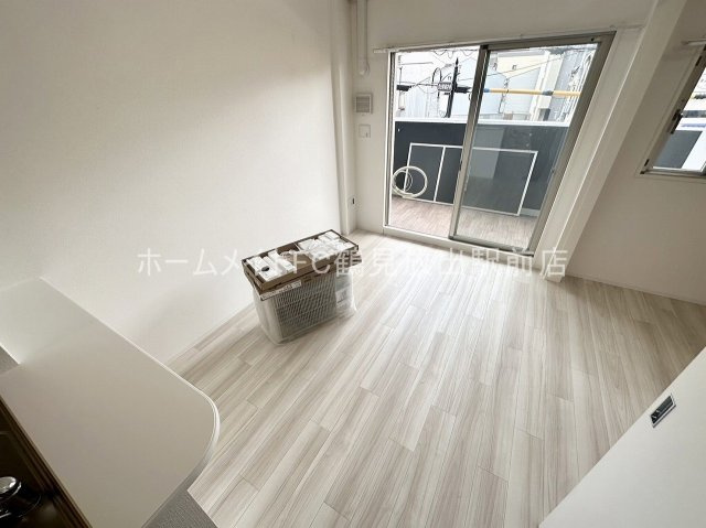 大阪市城東区諏訪１丁目の賃貸マンションの居間・リビング
