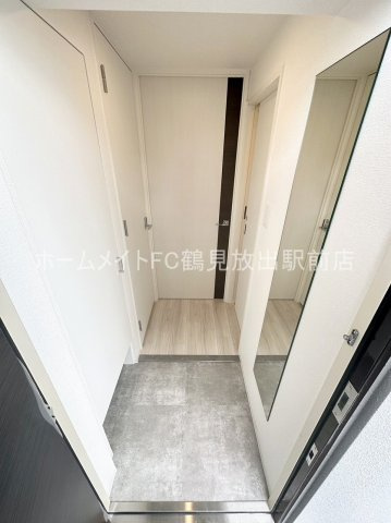 大阪市城東区諏訪１丁目の賃貸マンションの玄関