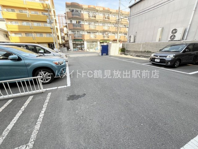 大阪市鶴見区今津南１丁目の賃貸マンションの駐車場