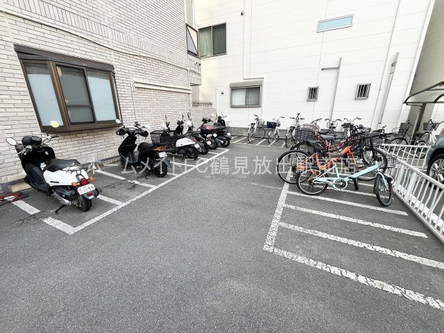 大阪市鶴見区今津南１丁目の賃貸マンションの駐車場
