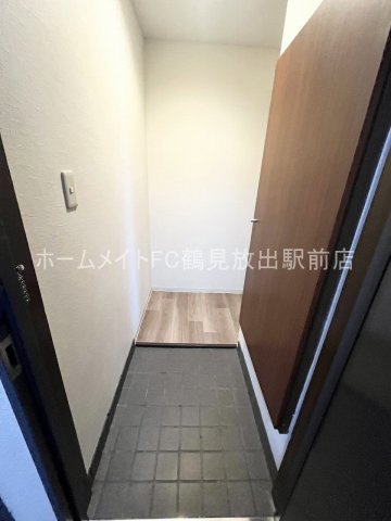 大阪市鶴見区今津南１丁目の賃貸マンションの玄関