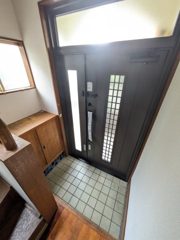 日吉本町３丁目戸建の玄関