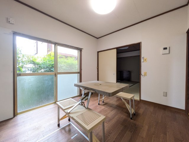 日吉本町３丁目戸建の居間・リビング