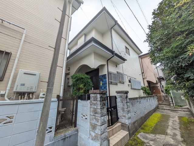 日吉本町３丁目戸建の外観