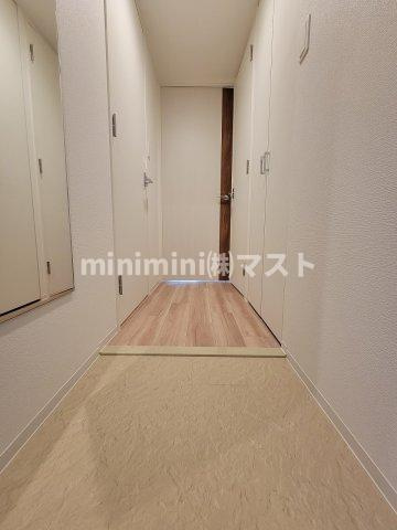 セレニテ難波リアンの玄関