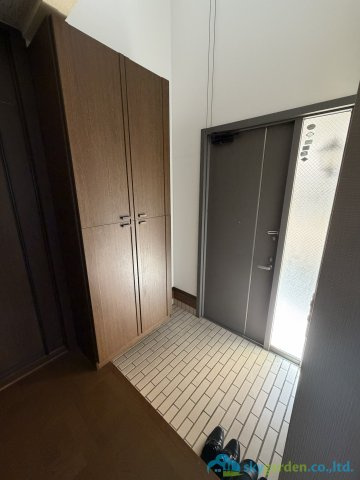 平塚市横内　中古戸建の玄関