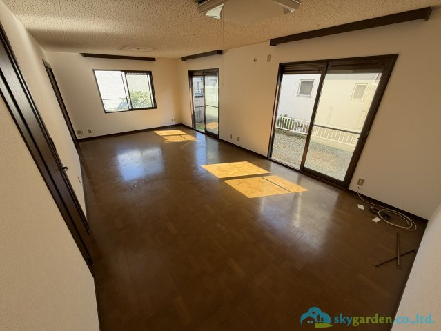 平塚市横内　中古戸建の居間・リビング
