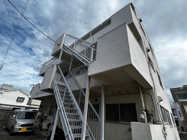 三聖マンションの外観