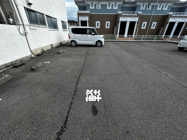 三聖マンションの駐車場