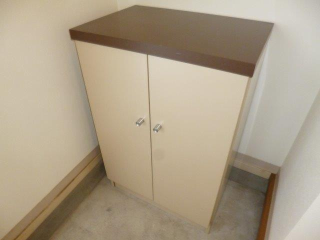 フレグランス福島Ａの玄関|シューズボックス