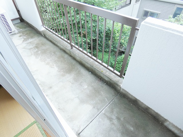 ハイブリッヂマンションのバルコニー