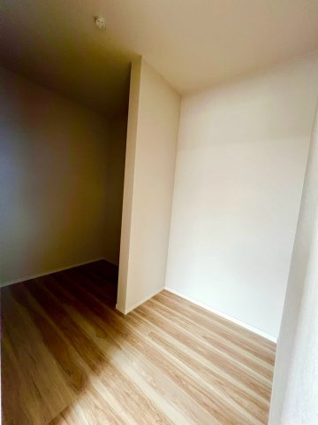 【収納】 | 茅ヶ崎市松尾新築戸建 | 洋室10帖のウォークインクローゼット