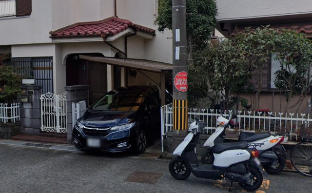 真上町６丁目戸建の駐車場